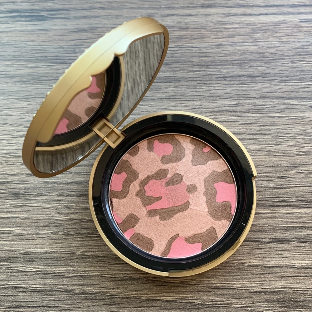 Too Faced PINK LEOPARD Blushing Bronzer